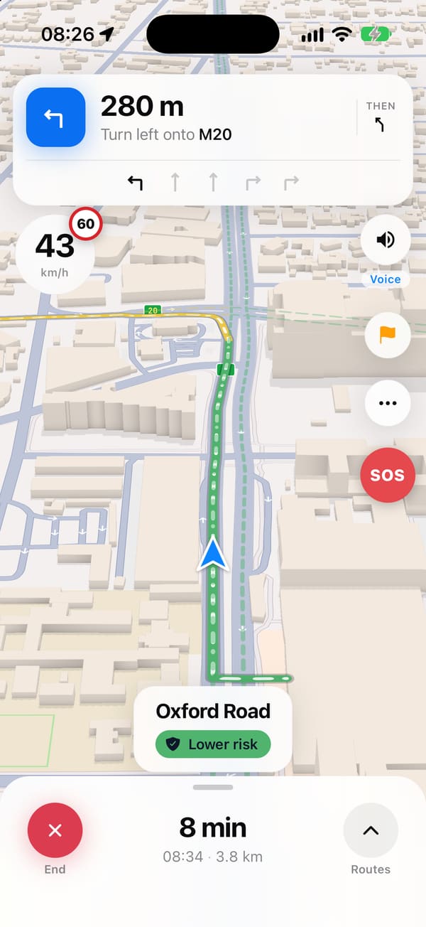 Tsamaya turn-by-turn in the daytime, between 3D buildings. The next instruction is a left turn onto the M20 in 280 metres, with lane guidance underneath. The speed reads 43 km/h against a 60 limit, and the road the car is on is labelled lower risk.